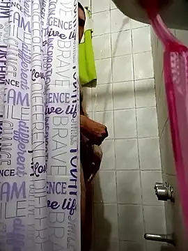 Snapshot of fercxxxho25 chatting on October 5, 10:25 pm fercxxxho25 online show from October 5, 10:25 pm