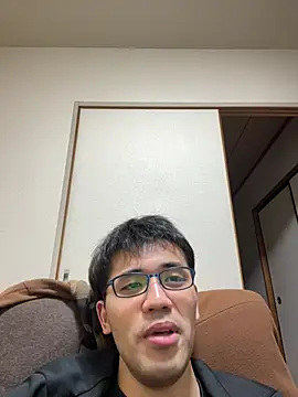 Snapshot of ryusei18570 chatting on March 15, 6:32 pm ryusei18570 online show from March 15, 6:32 pm