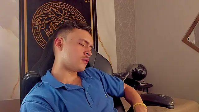 Desmon Clark online show from September 26, 11:35 pm