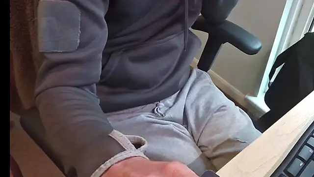 an4y8ot online show from June 3, 3:06 pm