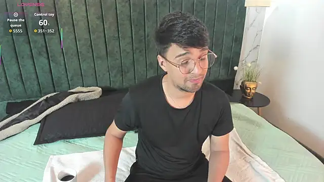 Edward max online show from April 5, 3:47 am