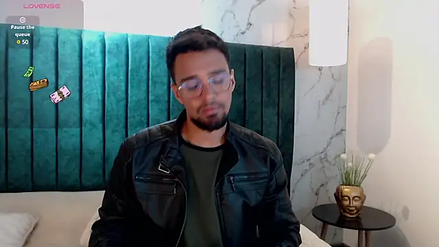 Edward max online show from December 3, 7:08 am