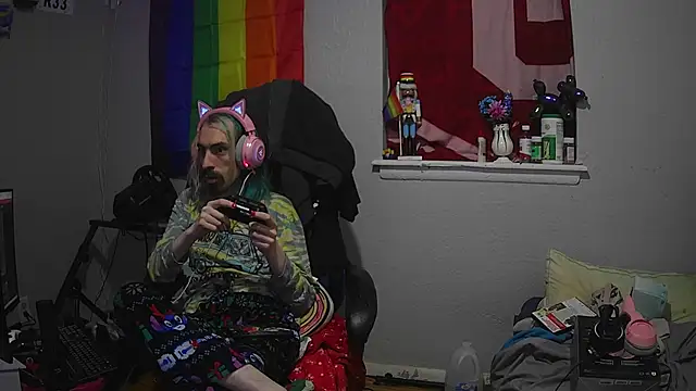 tallnerdyguy online show from December 22, 4:06 am