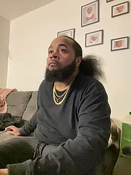 Snapshot of Pap1_Champo chatting on December 24, 9:28 am Pap1 Champo online show from December 24, 9:28 am