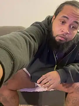 Snapshot of Pap1_Champo chatting on February 18, 3:21 am Pap1 Champo online show from February 18, 3:21 am