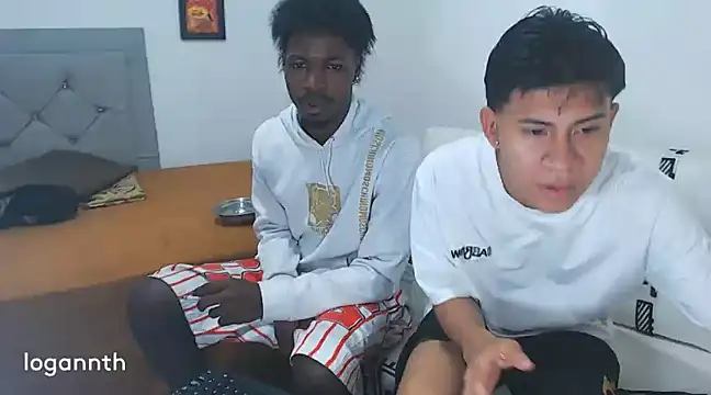 logannth online show from December 30, 7:53 pm