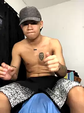 logannth online show from November 23, 9:37 pm