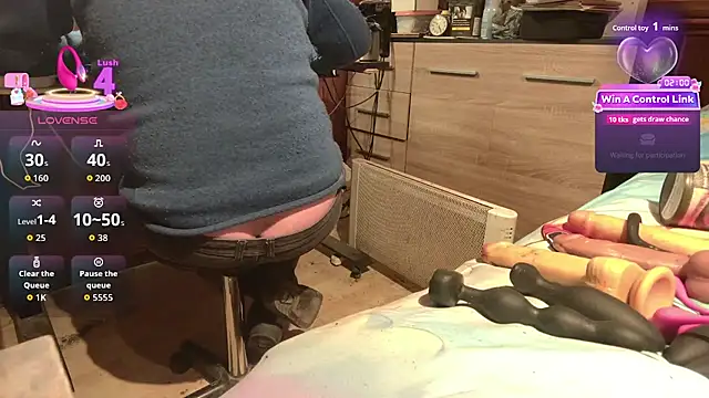 misteryman1956 online show from April 15, 8:25 am