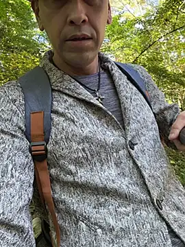 Snapshot of Hideen-real-face chatting on October 12, 2:27 am Hideen-real-face online show from October 12, 2:27 am