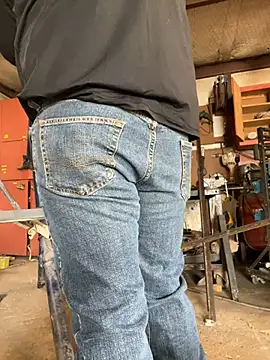 Snapshot of yomanfriend chatting on January 3, 5:53 pm yomanfriend online show from January 3, 5:53 pm