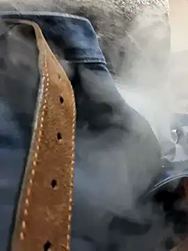 Snapshot of yomanfriend chatting on December 4, 9:13 pm yomanfriend online show from December 4, 9:13 pm