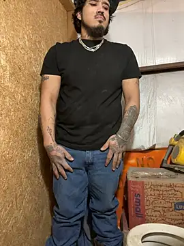 Snapshot of yomanfriend chatting on January 1, 7:10 pm yomanfriend online show from January 1, 7:10 pm