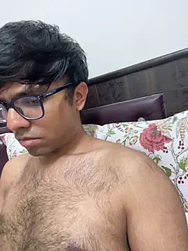 BoyzaraHatke online show from April 11, 6:44 pm