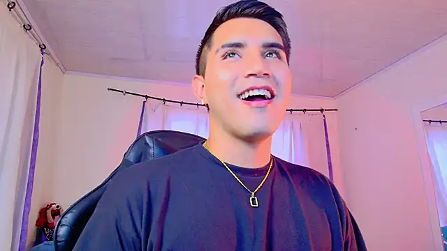 Chris Maddox online show from December 14, 7:32 pm