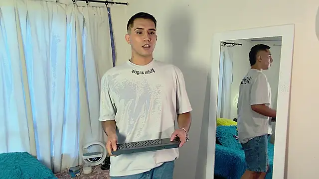 Snapshot of Chris_Maddox chatting on October 23, 8:45 pm Chris Maddox online show from October 23, 8:45 pm