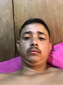 isacalejandroo online show from March 4, 2:42 pm