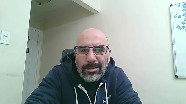 Snapshot of bear_russian_hunk chatting on March 18, 12:39 pm bear russian hunk online show from March 18, 12:39 pm