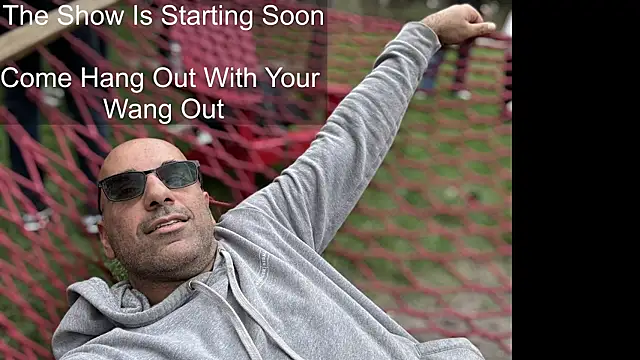 Snapshot of bear_russian_hunk chatting on October 21, 12:41 pm bear russian hunk online show from October 21, 12:41 pm