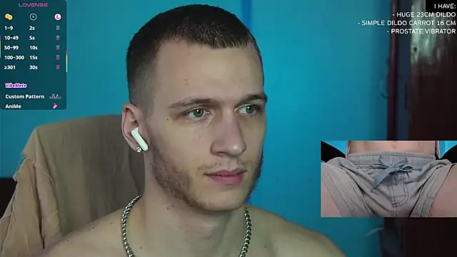 Snapshot of mickeypict chatting on March 1, 4:15 am mickeypict online show from March 1, 4:15 am