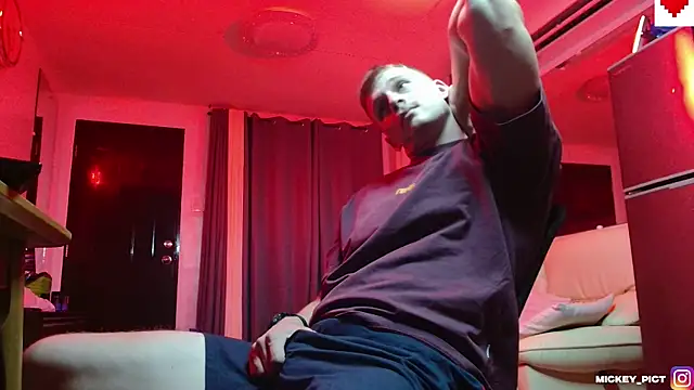 mickeypict online show from November 13, 11:37 am