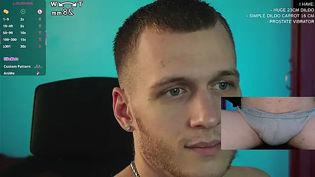 Snapshot of mickeypict chatting on February 27, 8:39 am mickeypict online show from February 27, 8:39 am