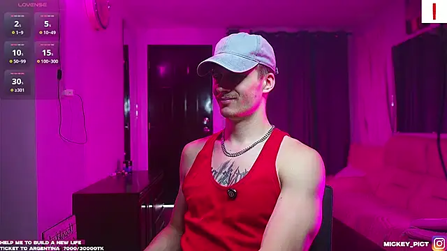 Snapshot of mickeypict chatting on October 7, 10:36 pm mickeypict online show from October 7, 10:36 pm