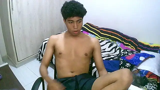 Snapshot of sexy_diamante_ chatting on October 5, 8:24 pm sexy diamante  online show from October 5, 8:24 pm