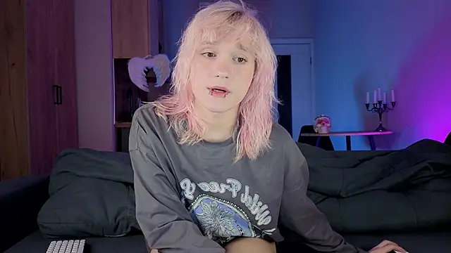 Gregory Byyrd online show from February 22, 9:49 pm