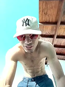 SonicJ25 online show from March 1, 1:44 pm