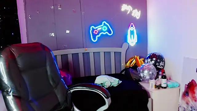 SonicJ25 online show from January 5, 4:47 am