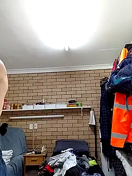 Snapshot of Deonlonely1 chatting on February 23, 6:12 am Deonlonely1 online show from February 23, 6:12 am