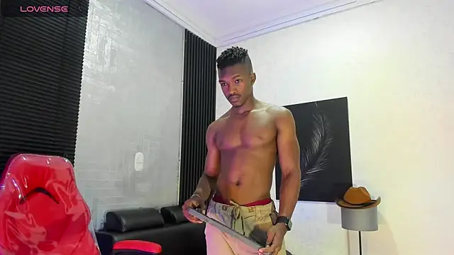 Snapshot of KENDER21_ chatting on October 20, 8:35 pm KENDER21  online show from October 20, 8:35 pm
