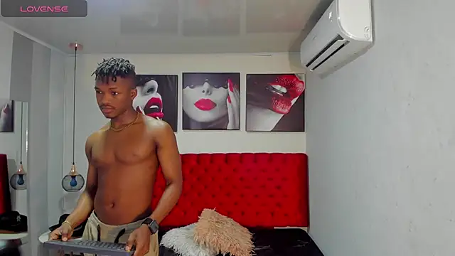 Snapshot of KENDER21_ chatting on February 7, 12:17 pm KENDER21  online show from February 7, 12:17 pm