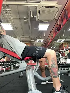 luv2masterb8247 online show from December 5, 1:58 am