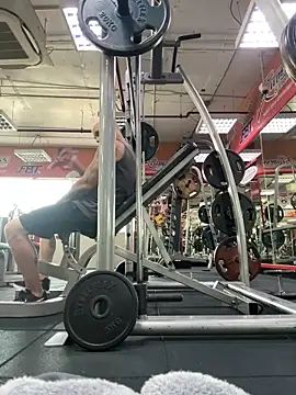 luv2masterb8247 online show from December 8, 2:07 am