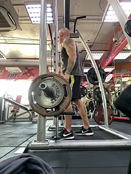 luv2masterb8247 online show from December 20, 2:08 am