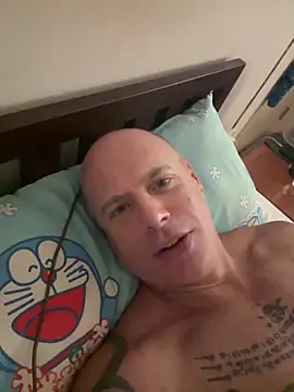 luv2masterb8247 online show from February 4, 12:40 am