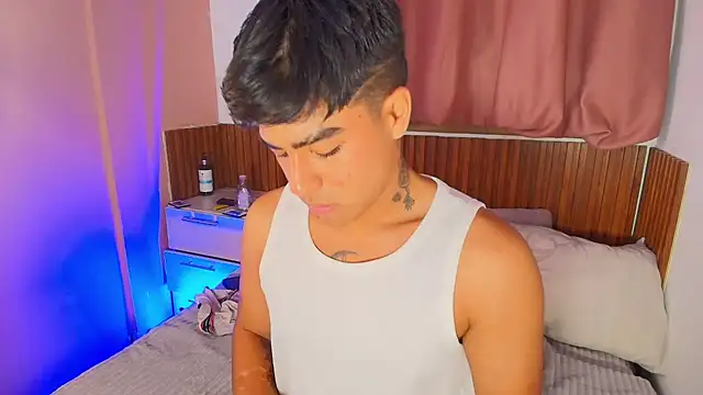 kiing azahell online show from February 8, 3:23 am