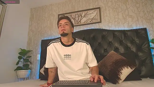 MattDevon online show from February 10, 3:22 am