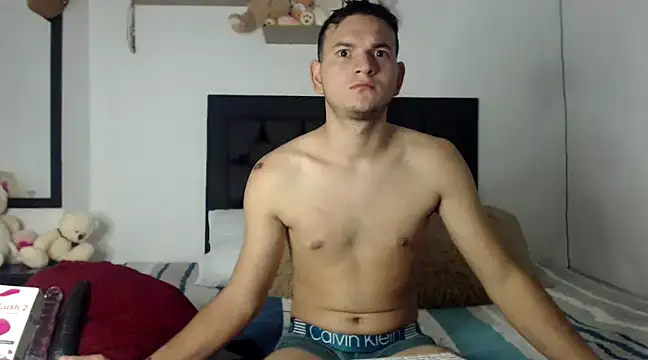 Snapshot of Latin_Boy24 chatting on February 22, 6:59 pm Latin Boy24 online show from February 22, 6:59 pm