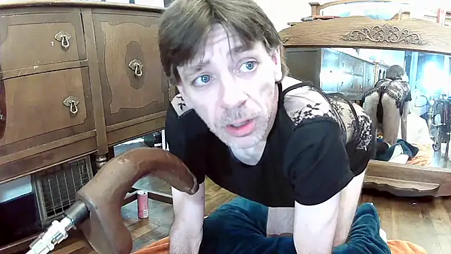 MaxJr8008 online show from October 6, 8:02 pm