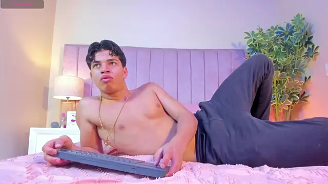 Benjamin More online show from February 1, 11:27 pm