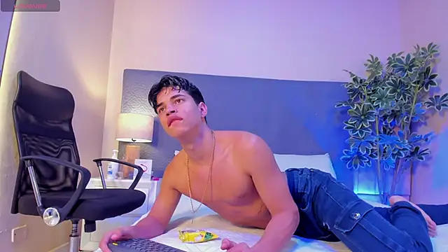 Benjamin More online show from February 10, 3:46 am