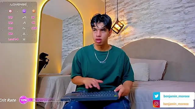 Benjamin More online show from October 6, 12:32 pm