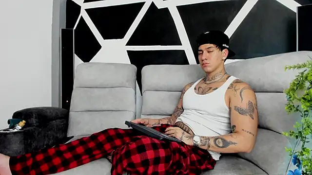 JUSTIN FULLER1 online show from November 9, 12:14 am