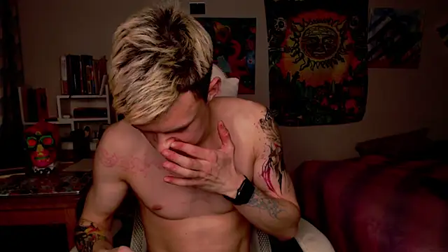 hornyadamsex online show from April 23, 7:16 pm