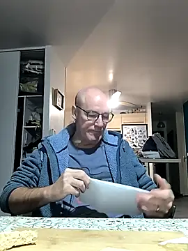 bogland33 online show from November 1, 8:46 pm