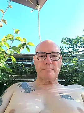 bogland33 online show from May 23, 5:29 pm