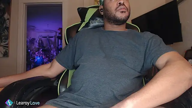 Learoy Love online show from February 3, 4:32 am