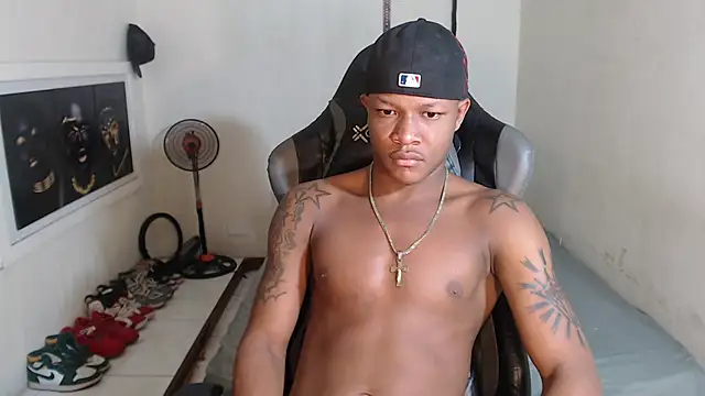 Snapshot of Alid_17 chatting on December 22, 8:14 pm Alid 17 online show from December 22, 8:14 pm